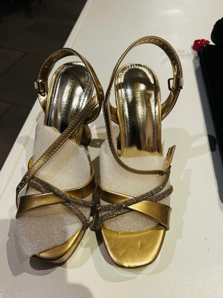 Sandalias doradas tacón plataforma
