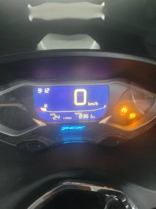 Honda PCX 125 Blanca, itv pasada, regalo cascos,