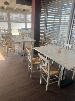 20 tavoli 80x80 e 100 sedie