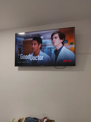 TV Smart de 50 pulgadas,  casi nueva con caja