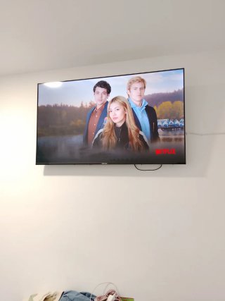 TV Smart de 50 pulgadas,  casi nueva con caja