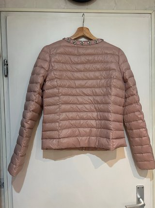 Plumífero Morgan rosa con pedrería