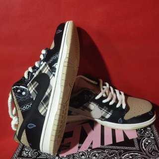 Nike SB Dunk Low Travis Scott Cactus Jack