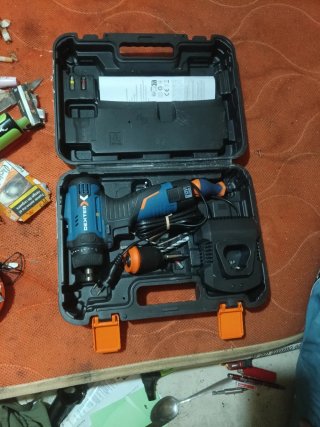 Taladro percutor Dexter 12V