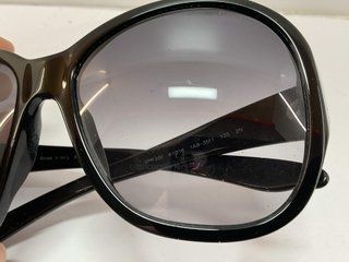 gafa de sol señora prada spr20l