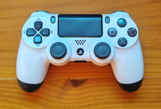 Mando PS4 Blanco y Negro