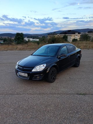 Opel Astra 2011