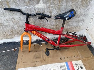 Bicicleta Clásica Roja Plegable
