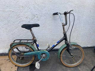 Bicicleta Clásica Roja Plegable