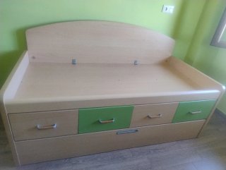 Cama infantil con cajones
