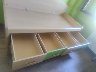 Cama infantil con cajones