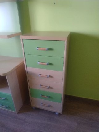 Cama infantil con cajones