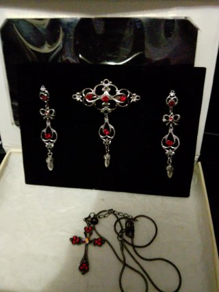 Conjunto bisutería Baturra: broche y pendientes