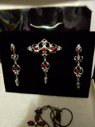 Conjunto bisutería Baturra: broche y pendientes