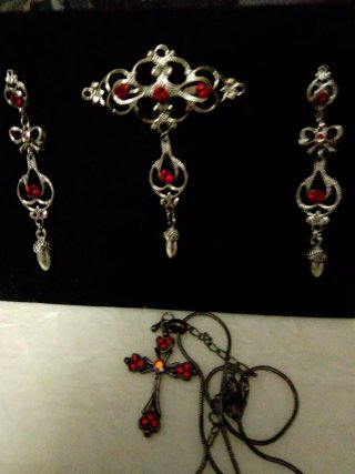 Conjunto bisutería Baturra: broche y pendientes