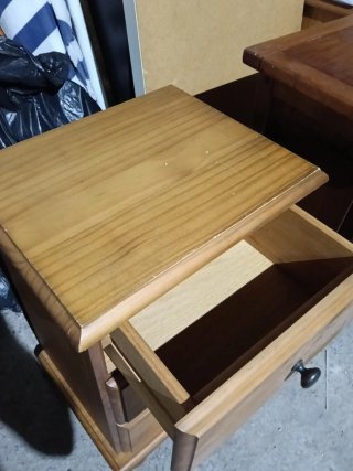 Mesitas de noche de pino