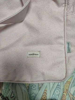 Bolsa de bebé rosa con estampado