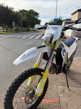 Husqvarna FE 450 Enduro Moto