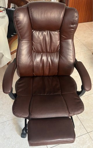 Silla de oficina reclinable con reposapiés