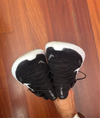 Zapatillas Nike Free Negras y Blancas