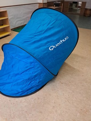 Tienda de campaña Quechua azul