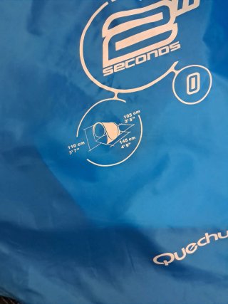 Tienda de campaña Quechua azul