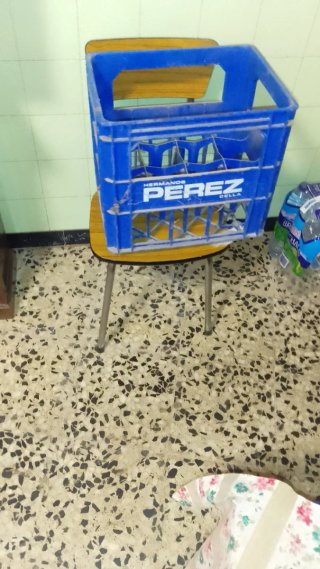 Caja Gaseosa Hermanos Pérez Cella Azul