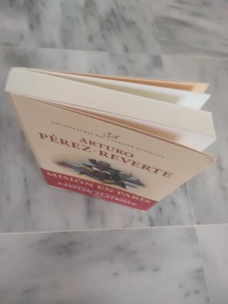 Misión En París / Mission in Paris