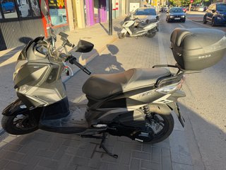 Moto Scooter SYM 125cc Negra