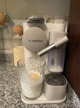 Cafetera Nespresso Lattissima One