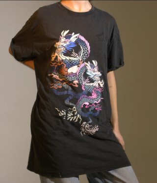 Camiseta Bershka Dragón Multicolor Talla M
