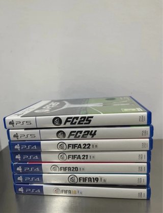 PS4 (PlayStation 4) Negra + Juegos