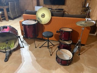 Batería Ludwig color burdeos