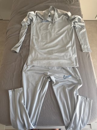 Tuta Nike Grigia e bianca