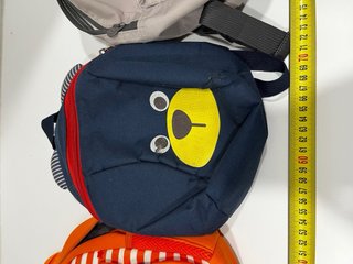 4 Mochilas infantiles pequeñitas 2€ cada una