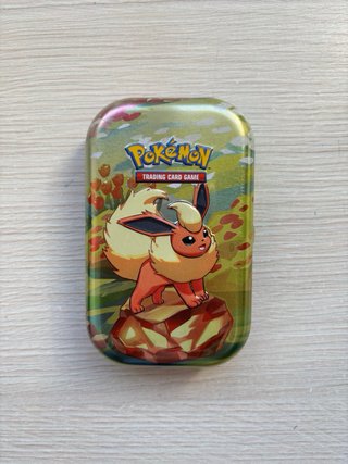 Mini lata Pokémon Flareon