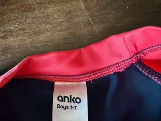 Camiseta protección solar tiburón niño
