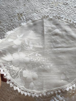 Tapetes de tela blancos