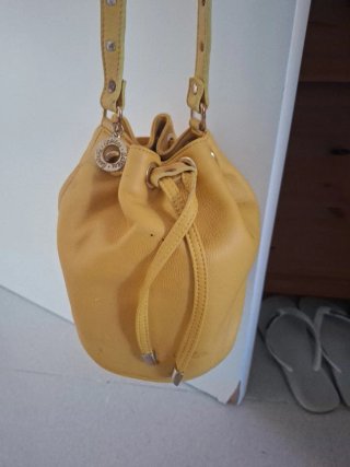 Bolso bombonera piel amarillo