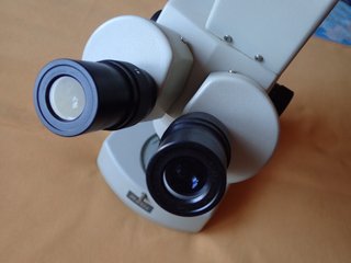 Microscopio Binocular Motic Zoom y camara
