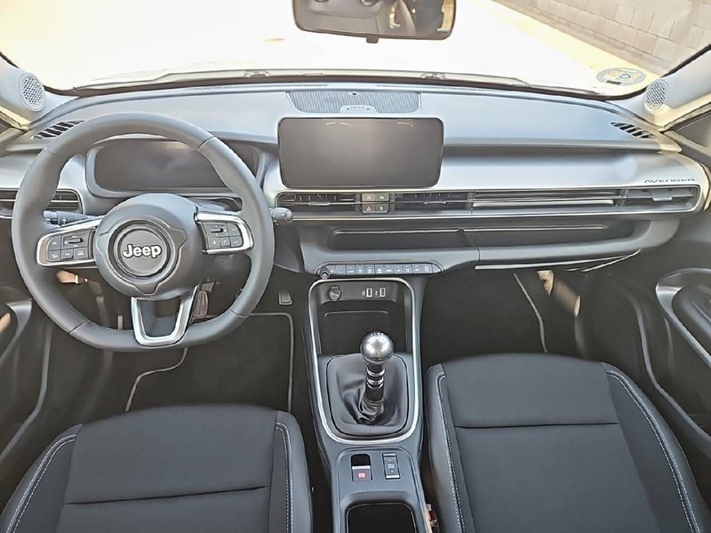 Jeep Avenger 1.2 Turbo Altitude 2023, foto 3
