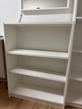 Estantería blanca de madera