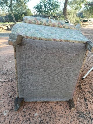 Butaca tela beige y multicolor