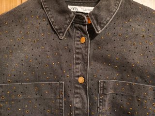 Chaqueta vaquera Zara negra corta tachuelas M