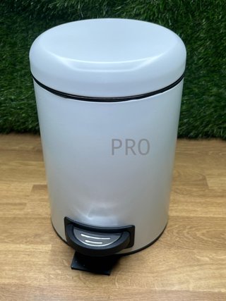 Cubo con Pedal para cosmética 3L Wenko