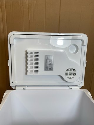 Nevera Electrica Portatil Igloo IE27 12/240V 24L