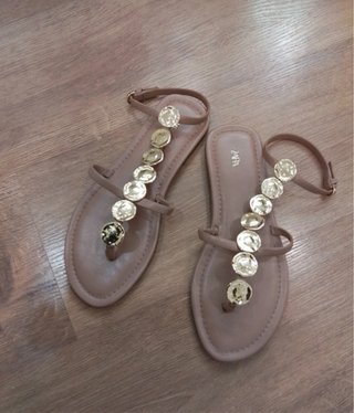 Sandalias Zara Beige y Doradas