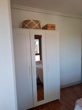 Armario Blanco Ikea Brimnes con Espejo y 3 puertas