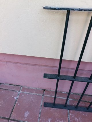 Reja de seguridad metálica