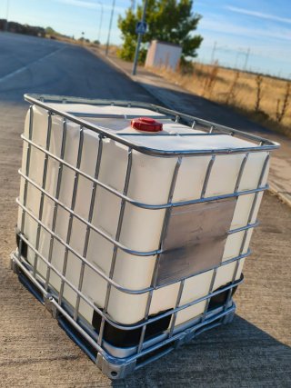 Contenedor IBC 1000L con jaula metálica